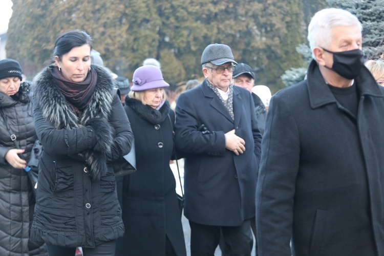 Ostatnie pożegnanie śp. ks. kan. Tadeusza Krzyżaka w Bielsku-Białej Hałcnowie