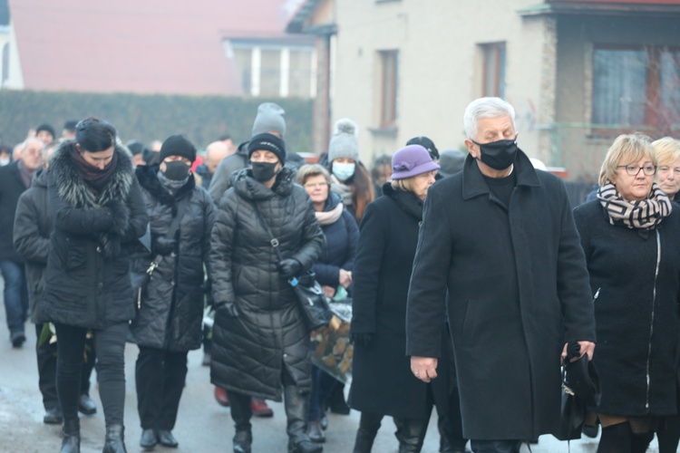 Ostatnie pożegnanie śp. ks. kan. Tadeusza Krzyżaka w Bielsku-Białej Hałcnowie