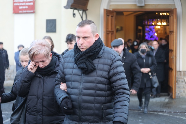 Ostatnie pożegnanie śp. ks. kan. Tadeusza Krzyżaka w Bielsku-Białej Hałcnowie