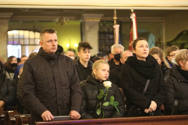 Ostatnie pożegnanie śp. ks. kan. Tadeusza Krzyżaka w Bielsku-Białej Hałcnowie