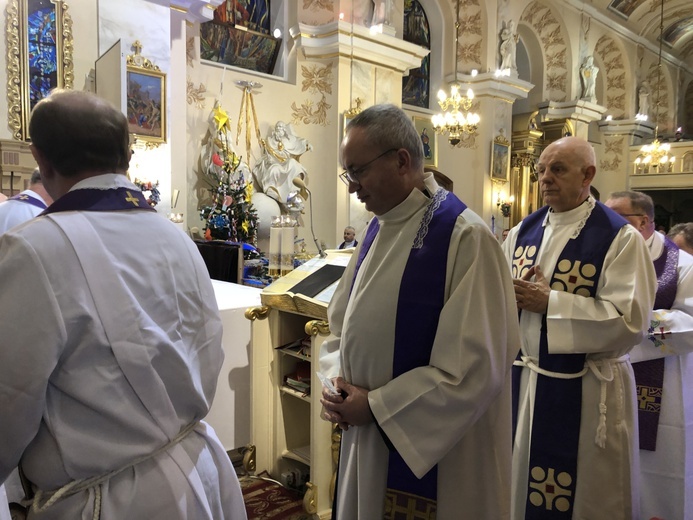 Ostatnie pożegnanie śp. ks. kan. Tadeusza Krzyżaka w Bielsku-Białej Hałcnowie