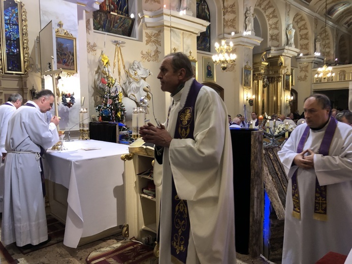 Ostatnie pożegnanie śp. ks. kan. Tadeusza Krzyżaka w Bielsku-Białej Hałcnowie