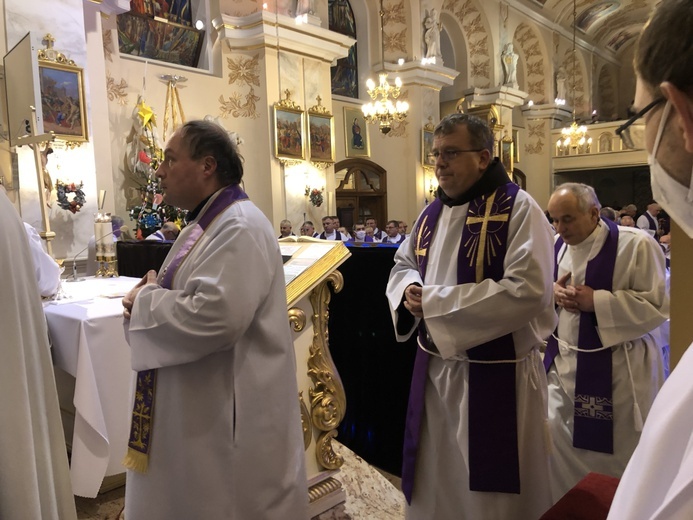 Ostatnie pożegnanie śp. ks. kan. Tadeusza Krzyżaka w Bielsku-Białej Hałcnowie