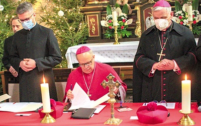 Biskup Andrzej Czaja otworzył procedurę.