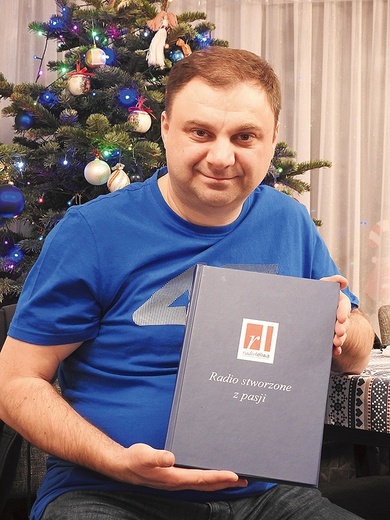 Autor ze swoją, jak na razie najobszerniejszą publikacją.