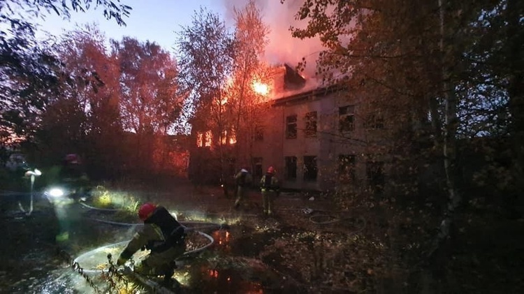 Katowice. Lokomotywownia celem podpalaczy? Zabytek wciąż nie jest zabezpieczony