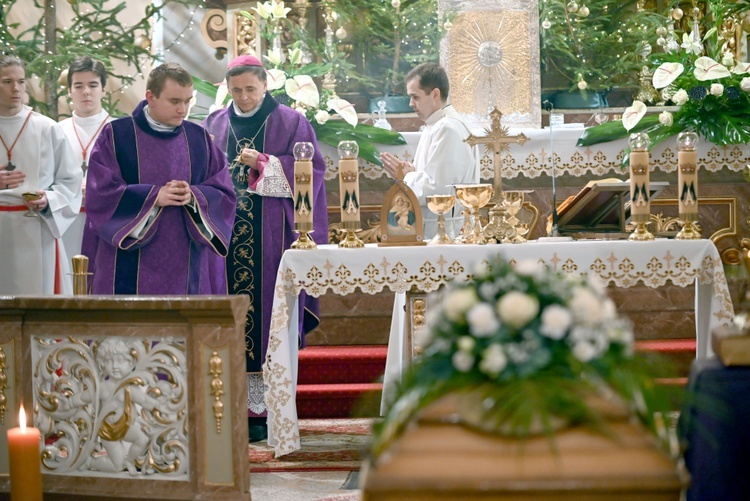 Msza żałobna ks. Antoniego Kopacza w Polanicy-Zdroju 