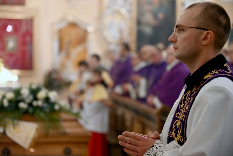 Msza żałobna ks. Antoniego Kopacza w Polanicy-Zdroju 