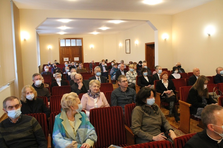 Konferencja na trzydziestolecie