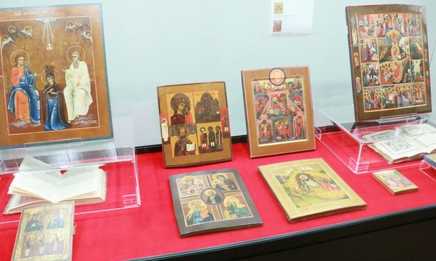 Wystawę w Wojewódzkiej Bibliotece Publicznej można ogladać do 26 marca.