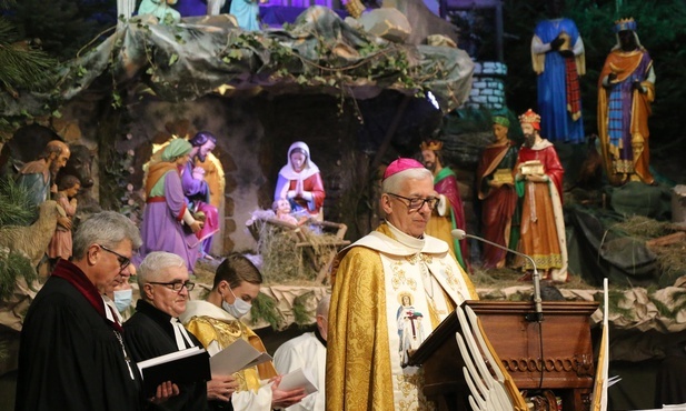 Abp Skworc: „nie” dla jakiejkolwiek formy wojny