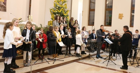 Kolędowanie w parafii Matki Odkupiciela w Radomiu