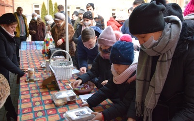 W łowickiej parafii MB Nieustającej Pomocy zorganizowano akcję charytatywną na rzecz chorego Stasia. 