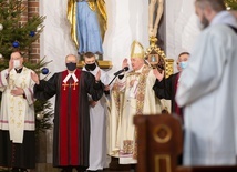 Na zakończenie nabożeństwa duchowni wspólnie pobłogosławili wiernych