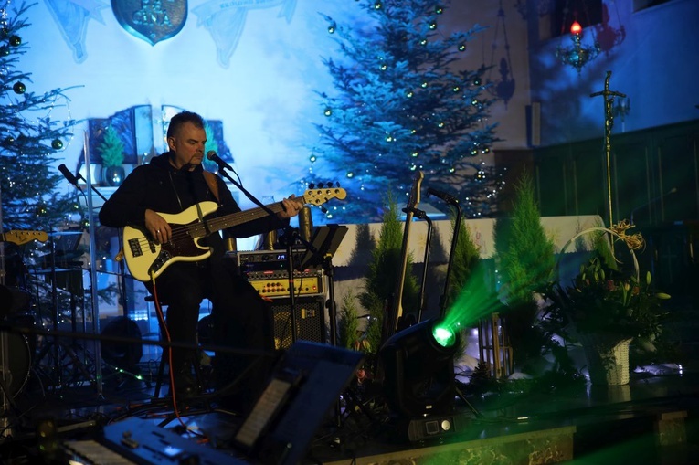 Młodzieżowe kolędowanie w Gromniku