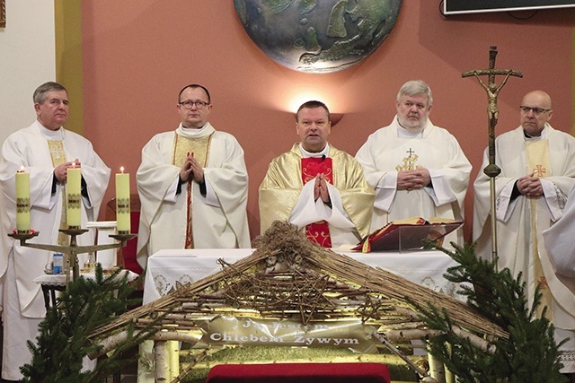  Modlitwie przewodniczył prowincjał Zgromadzenia Słowa Bożego. 