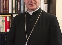 Nowy biskup polowy  WP ma 59 lat. Biskupem pomocniczym diecezji tarnowskiej był przez ponad 14 lat.