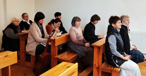 Modlą się o pokój cały dzień
