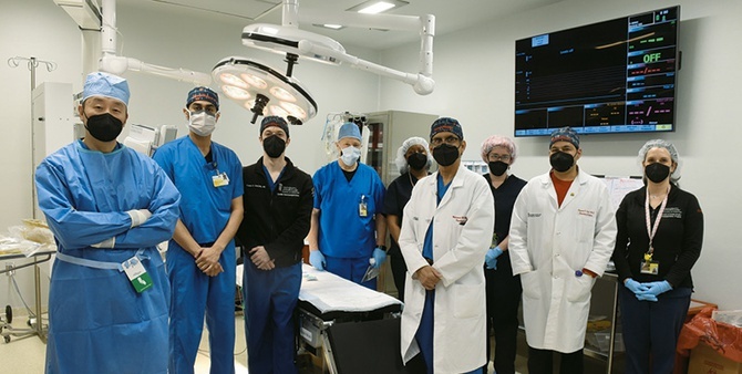 Zespół lekarzy z Centrum Medycznego Uniwersytetu w Maryland, którzy przeprowadzili przeszczep  serca świni człowiekowi.