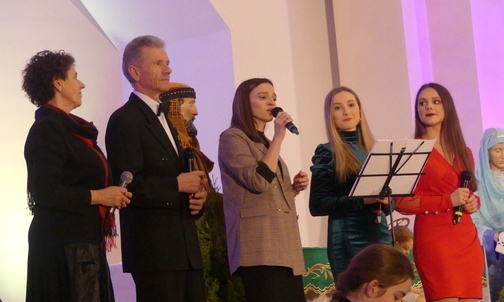 Wokaliści podczas Niecodziennego Koncertu Kolęd w Bielsku-Białej.