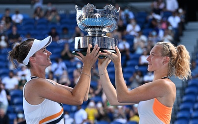 Australian Open - czwarty wspólny tytuł wielkoszlemowy Krejcikovej i Siniakovej