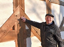 – W konserwacji chodzi o to, żeby zachować jak najwięcej pierwotnego materiału i wymienić tylko to, co rzeczywiście się sypie – podkreśla Kazimierz Jurkowski.