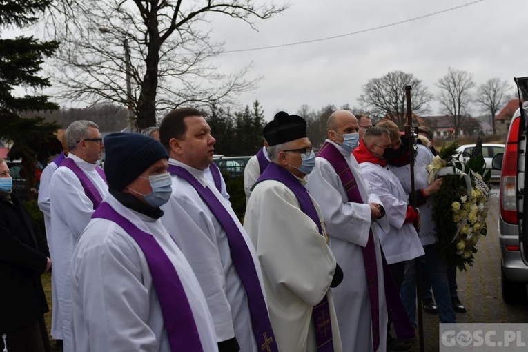 Pożegnanie śp. ks. Mirosława Wnuka