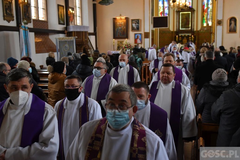 Pożegnanie śp. ks. Mirosława Wnuka