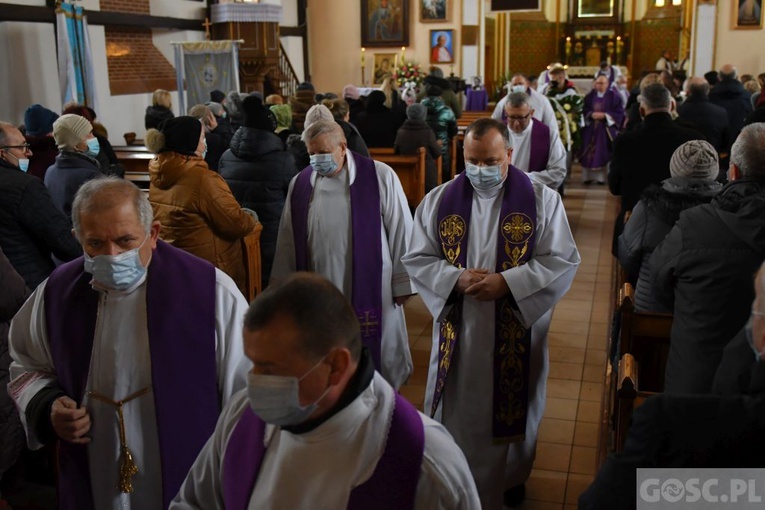 Pożegnanie śp. ks. Mirosława Wnuka