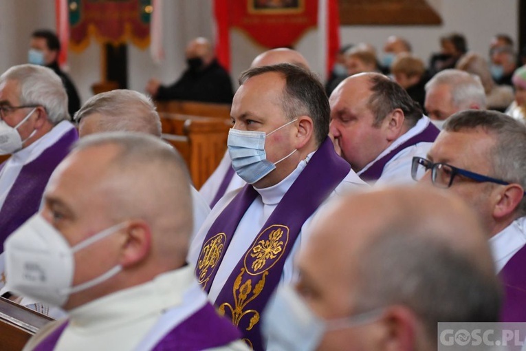 Pożegnanie śp. ks. Mirosława Wnuka