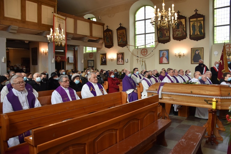 Kłodawa pożegnała śp. ks. Bronisława Chudego