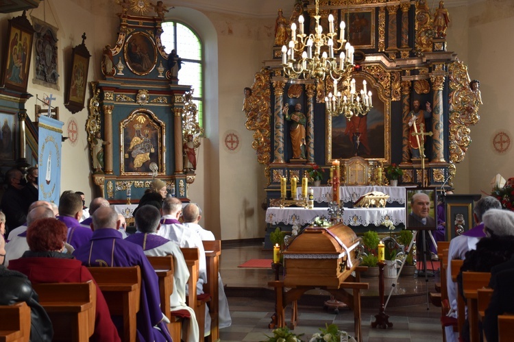 Kłodawa pożegnała śp. ks. Bronisława Chudego