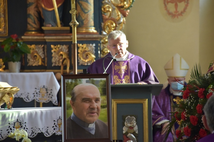 Kłodawa pożegnała śp. ks. Bronisława Chudego
