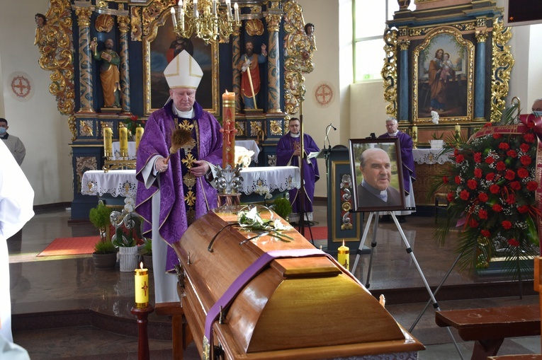 Kłodawa pożegnała śp. ks. Bronisława Chudego
