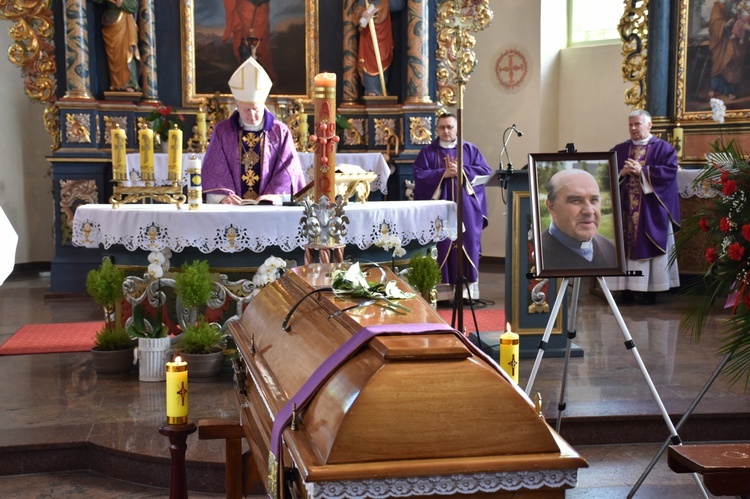 Kłodawa pożegnała śp. ks. Bronisława Chudego