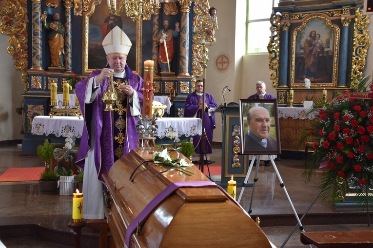 Kłodawa pożegnała śp. ks. Bronisława Chudego