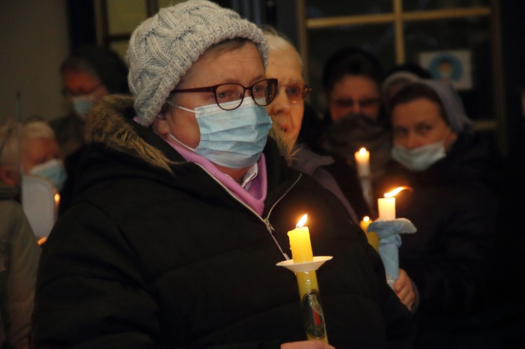 Jubileuszowa pielgrzymka osób konsekrowanych do Skrzatusza cz.1