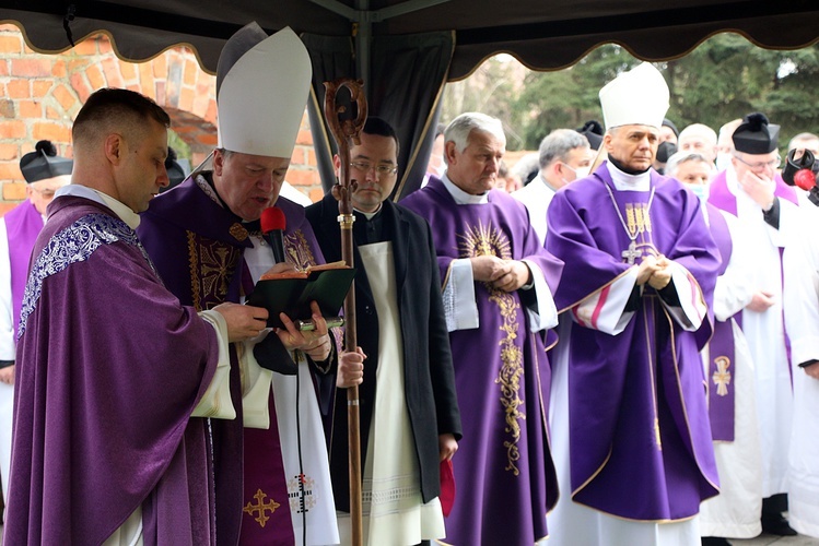 Pogrzeb śp. ks. kan. Zbigniewa Zapaśnika