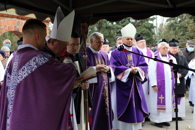 Pogrzeb śp. ks. kan. Zbigniewa Zapaśnika