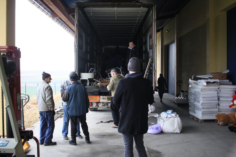 Transport darów Caritas z pomocą dla Ukrainy