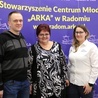 Do odwiedzenia Centrum Wolontariatu zachęcają (od lewej) ks. Krzysztof Bochniak, Ewa Kamińska i Agnieszka Banasik.