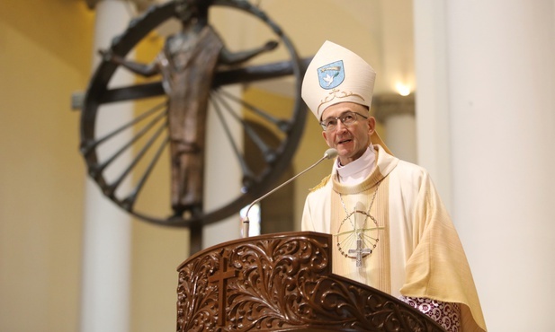 Katowice. Abp Adrian Galbas rozpoczął posługę w archidiecezji katowickiej