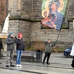 Świdnica. Znów wyszli z różańcami na ulice