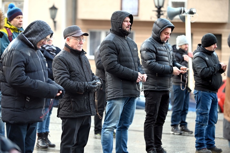 Świdnica. Znów wyszli z różańcami na ulice