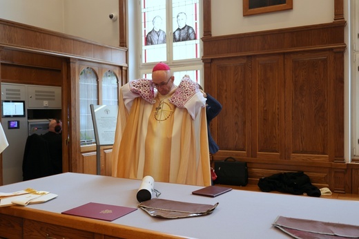 Liturgiczne rozpoczęcie posługi arcybiskupa koadiutora cz. 1