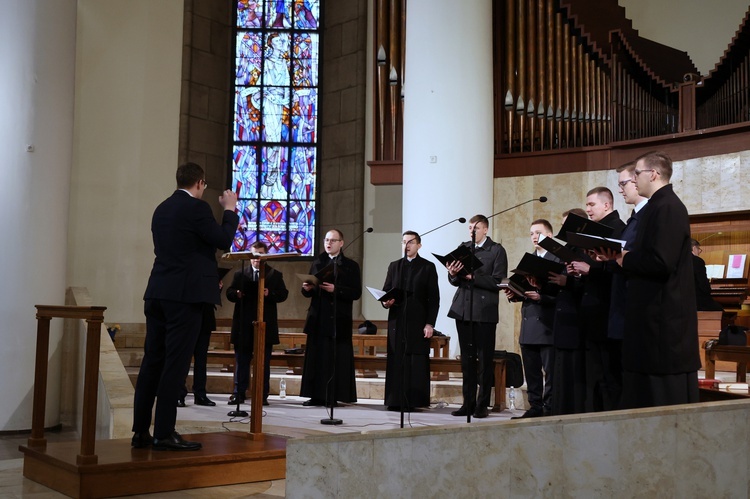 Liturgiczne rozpoczęcie posługi arcybiskupa koadiutora cz. 1