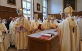 Liturgiczne rozpoczęcie posługi arcybiskupa koadiutora cz. 1