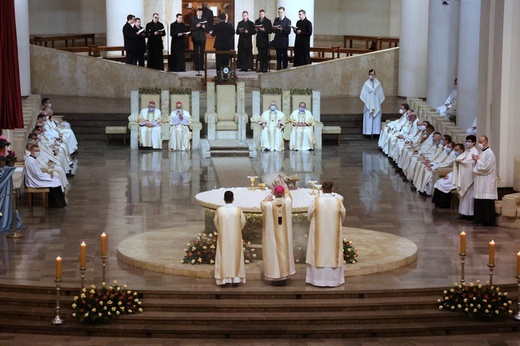 Liturgiczne rozpoczęcie posługi arcybiskupa koadiutora cz. 1