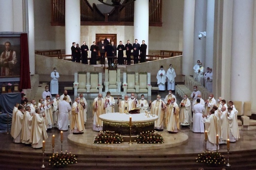 Liturgiczne rozpoczęcie posługi arcybiskupa koadiutora cz. 1