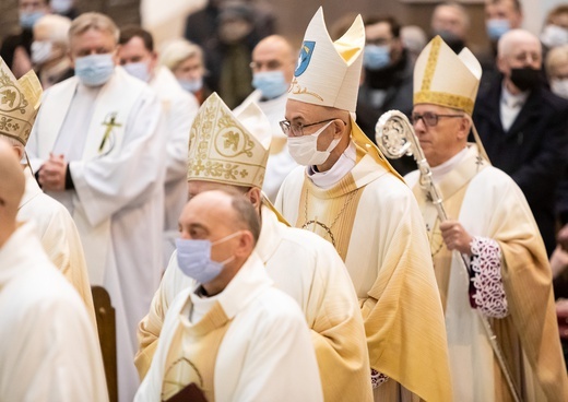 Liturgiczne rozpoczęcie posługi arcybiskupa koadiutora cz.2